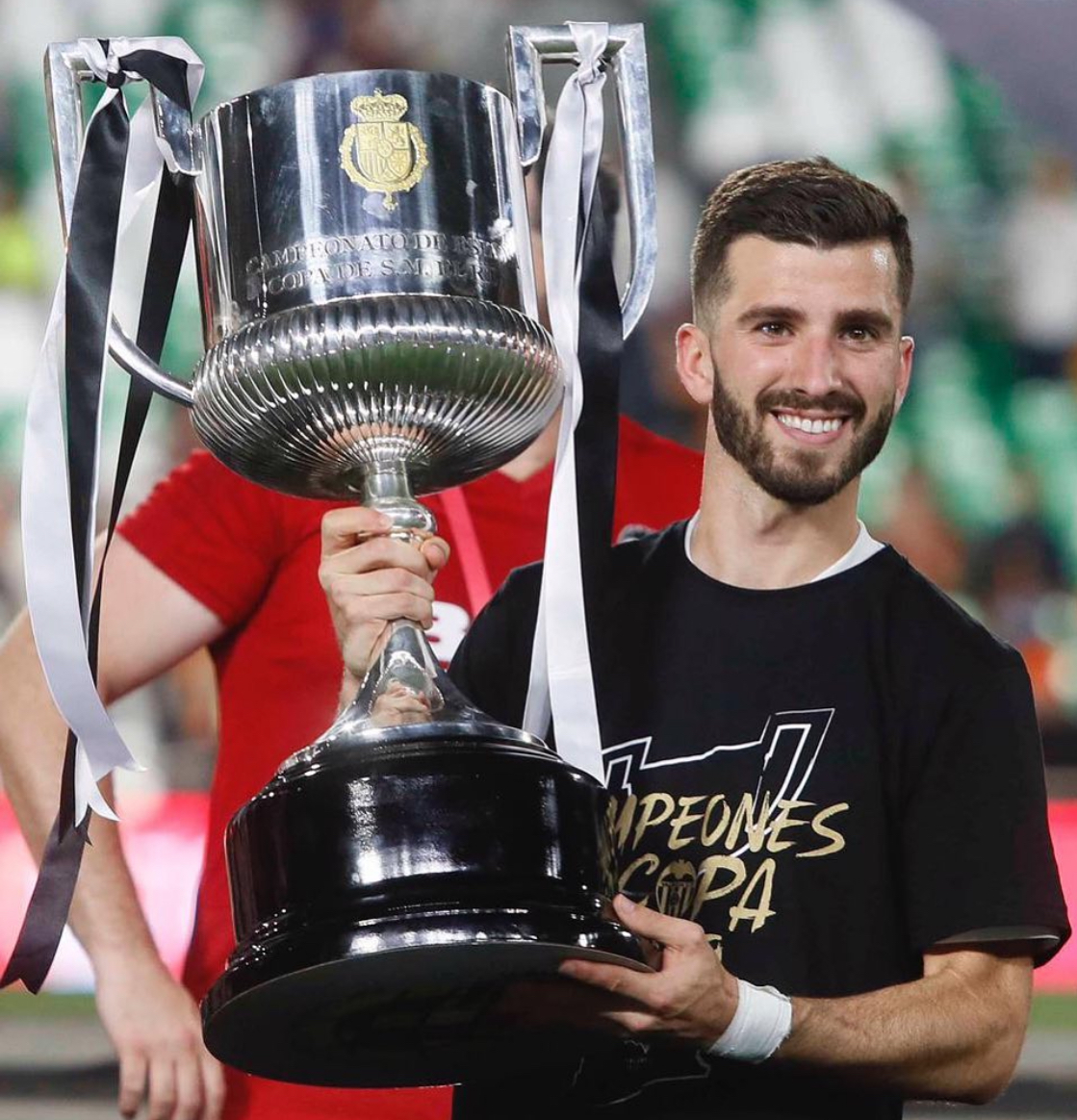 包含欧冠倒计时，塞维利亚加时末段队长鼓劲，细节引发关注，目标明确，年轻球员得到机会的词条